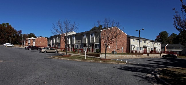 Northcross Townhomes in Charlotte, NC - Building Photo - Building Photo