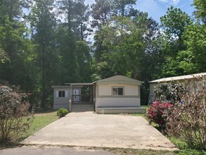 886 Queenswood St in Montgomery, TX - Building Photo - Building Photo