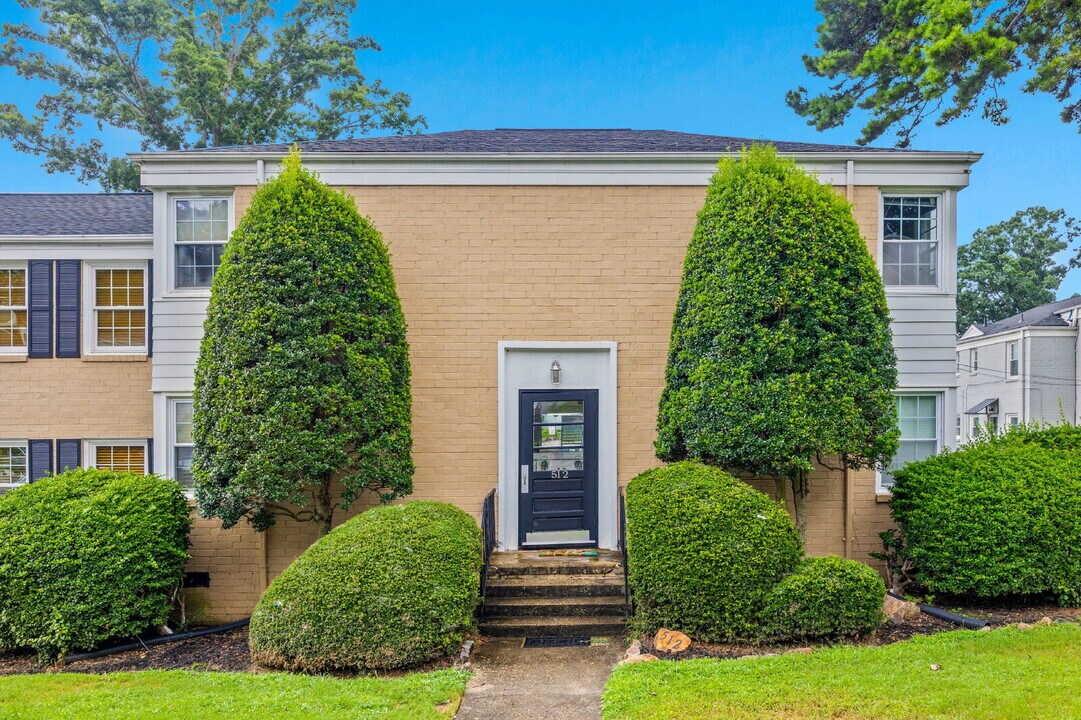 512 Wakefield Dr in Charlotte, NC - Building Photo