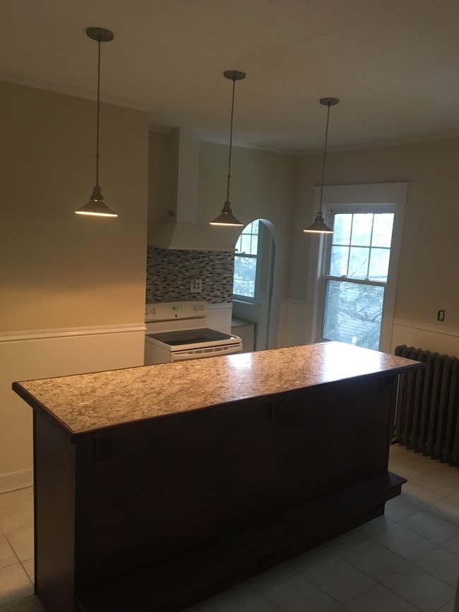 15 Montvale Rd, Unit 2 in Worcester, MA - Building Photo - Building Photo