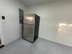 5209 Cleveland St in Hollywood, FL - Building Photo - Building Photo