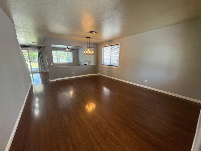 5614 Francesca St in Elk Grove, CA - Building Photo - Building Photo