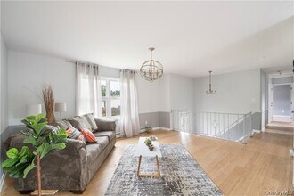 29 Robert Dr in Warwick, NY - Building Photo - Building Photo