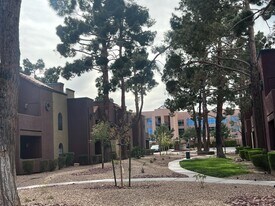 4050 Pacific Harbors Dr, Unit 146 in Las Vegas, NV - Building Photo