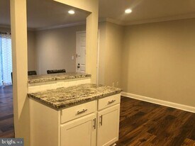28 Aspen Ct in Hamilton Township, NJ - Building Photo