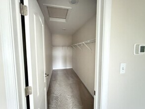 584 Westlake Dr, Unit 116 in East Stroudsburg, PA - Foto de edificio - Building Photo