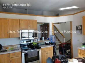 6879 Rembrandt Rd in Windsor, WI - Building Photo - Building Photo