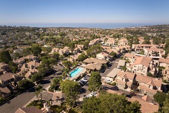 Reata Oakbrook Village in Laguna Hills, CA - Building Photo - Building Photo