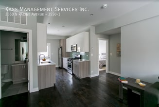 3550 N Racine Ave in Chicago, IL - Building Photo - Building Photo