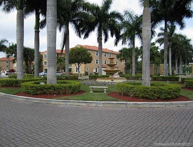 6440 NW 114th Ave-Unit -408 in Doral, FL - Foto de edificio - Building Photo