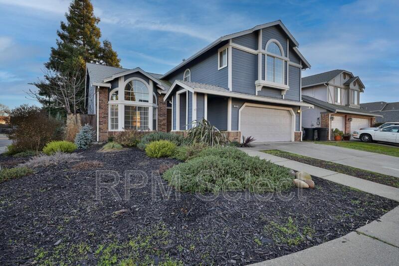1229 Chenin Blanc Cir in Roseville, CA - Building Photo