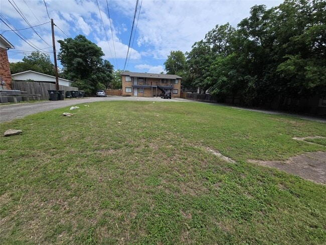 property at 530 W Hopkins St