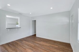 56 56th St N in St. Petersburg, FL - Building Photo - Building Photo