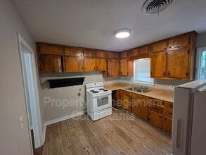 939 N Royal Ave in Florence, AL - Building Photo - Building Photo