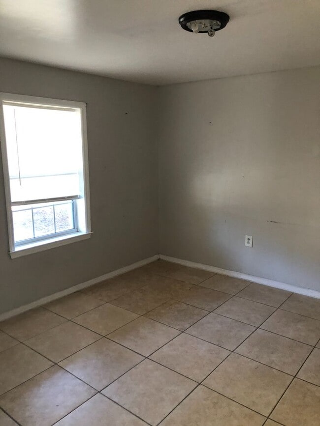 property at 1 10th St SE