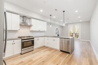 2709 W Jefferson St photo'