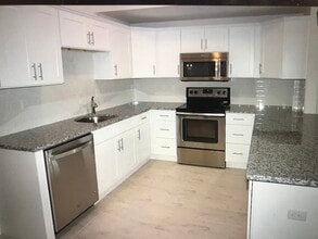 21 Central Ave, Unit 4C in Madison, NJ - Foto de edificio - Building Photo