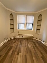 4827 N Damen Ave, Unit Studio in Chicago, IL - Foto de edificio - Building Photo