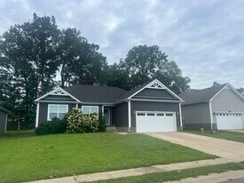 728 Pleasant Meadow Ln in Bowling Green, KY - Building Photo