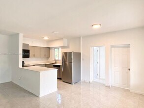 1317 NE 116th St in Miami, FL - Building Photo - Building Photo