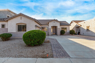 19371 E Carriage Way in Queen Creek, AZ - Building Photo - Building Photo