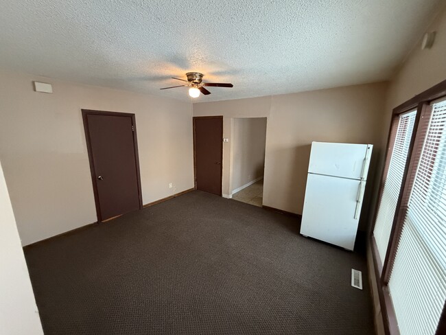 1604 16th St, Unit Apt 2 in Des Moines, IA - Foto de edificio - Building Photo
