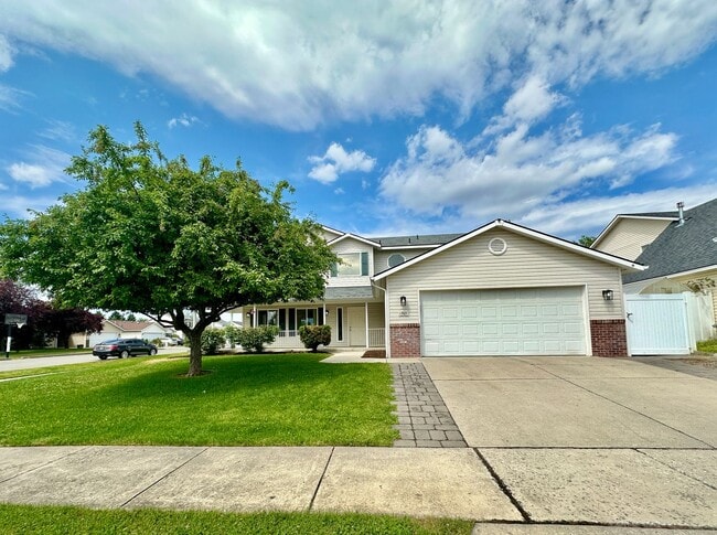 property at 1365 N Gemstone
