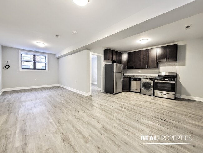 property at 819 W Waveland Ave
