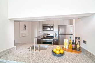 43-10 Crescent St in Queens, NY - Foto de edificio - Building Photo