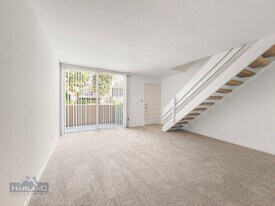 6555 Mt Ada Rd in San Diego, CA - Building Photo