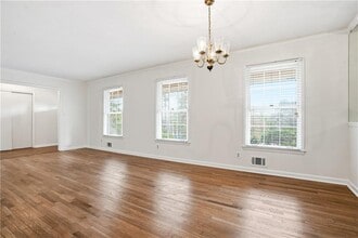 4165 Williamsburg Dr in College Park, GA - Building Photo - Building Photo