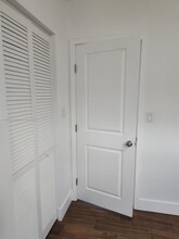 655 Eldron Dr in Miami Springs, FL - Building Photo - Building Photo