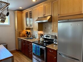 109 14th Ave in Sea Cliff, NY - Foto de edificio - Building Photo