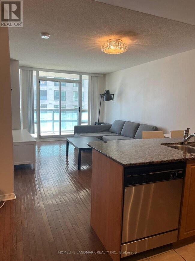 509-1509 Beecroft Rd in Toronto, ON - Building Photo - Building Photo