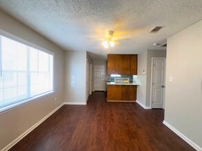 1632 Lexington Cir in Valdosta, GA - Building Photo - Building Photo