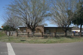 802 N Alzora Way in Tolleson, AZ - Building Photo - Building Photo