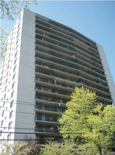 The Bristol House Condominiums in Hackensack, NJ - Building Photo - Building Photo