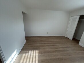 2413 Burlington Ave N in St. Petersburg, FL - Building Photo - Building Photo