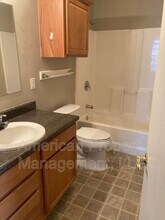 4714 NE Wisconsin St in Bartlesville, OK - Building Photo - Building Photo