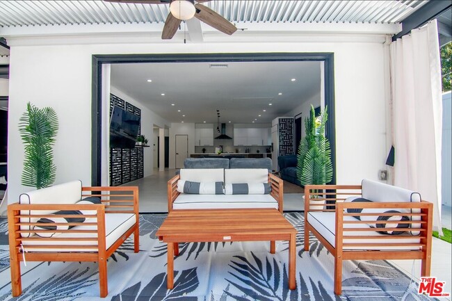 18328 Bessemer St in Los Angeles, CA - Building Photo - Building Photo