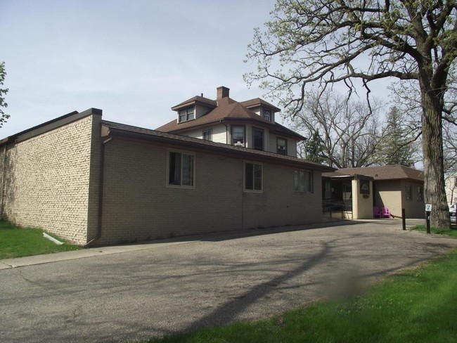 320 7th Ave E in Alexandria, MN - Building Photo - Building Photo