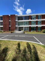 10210 Collins Ave in Bal Harbour, FL - Building Photo