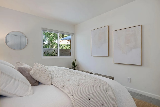 41 Dearborn Pl in Goleta, CA - Building Photo - Building Photo