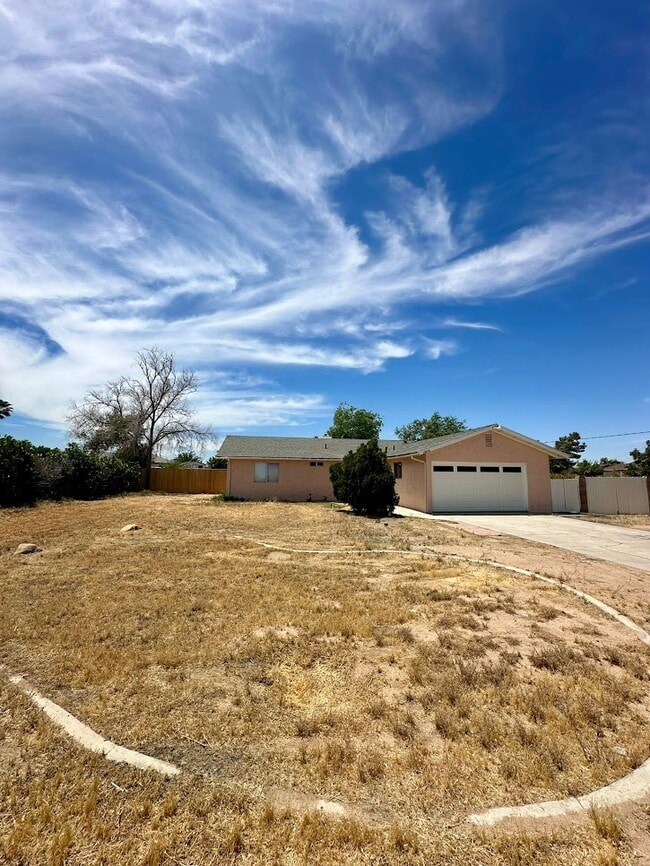 10856 11th Ave in Hesperia, CA - Building Photo - Building Photo