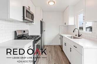 3401 Club Dr in Los Angeles, CA - Building Photo - Building Photo