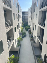 Archview Apartments in Sherman Oaks, CA - Building Photo - Building Photo