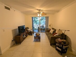 6801 SW 44th St in Miami, FL - Building Photo - Building Photo