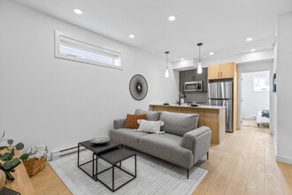 9807-9153 153 St NW in Edmonton, AB - Building Photo - Building Photo