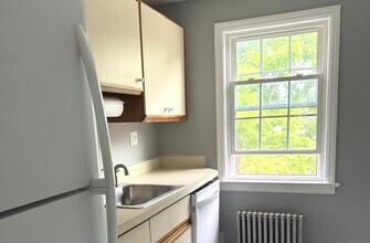 9 Clarmore Dr in Norwalk, CT - Building Photo - Building Photo
