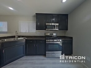 494 Brompton St in Las Vegas, NV - Building Photo - Building Photo